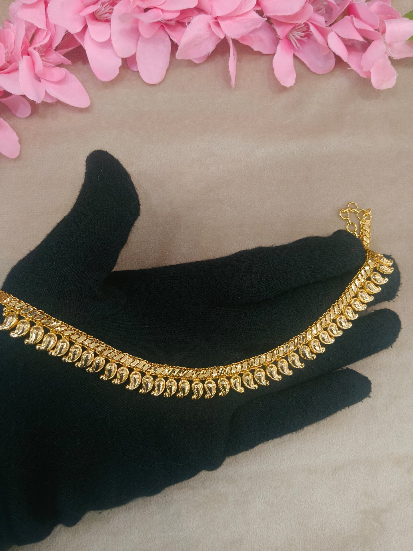Gold Forming Jewellery Soni Necklace Set