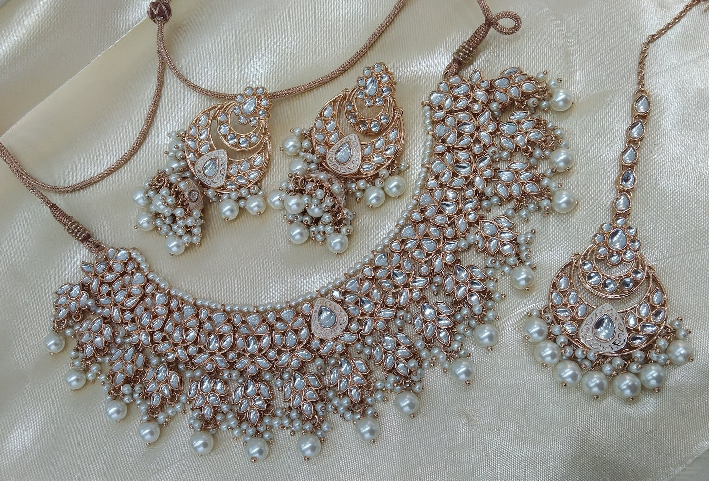 Dwisha white kundan Indian Jewellery Set