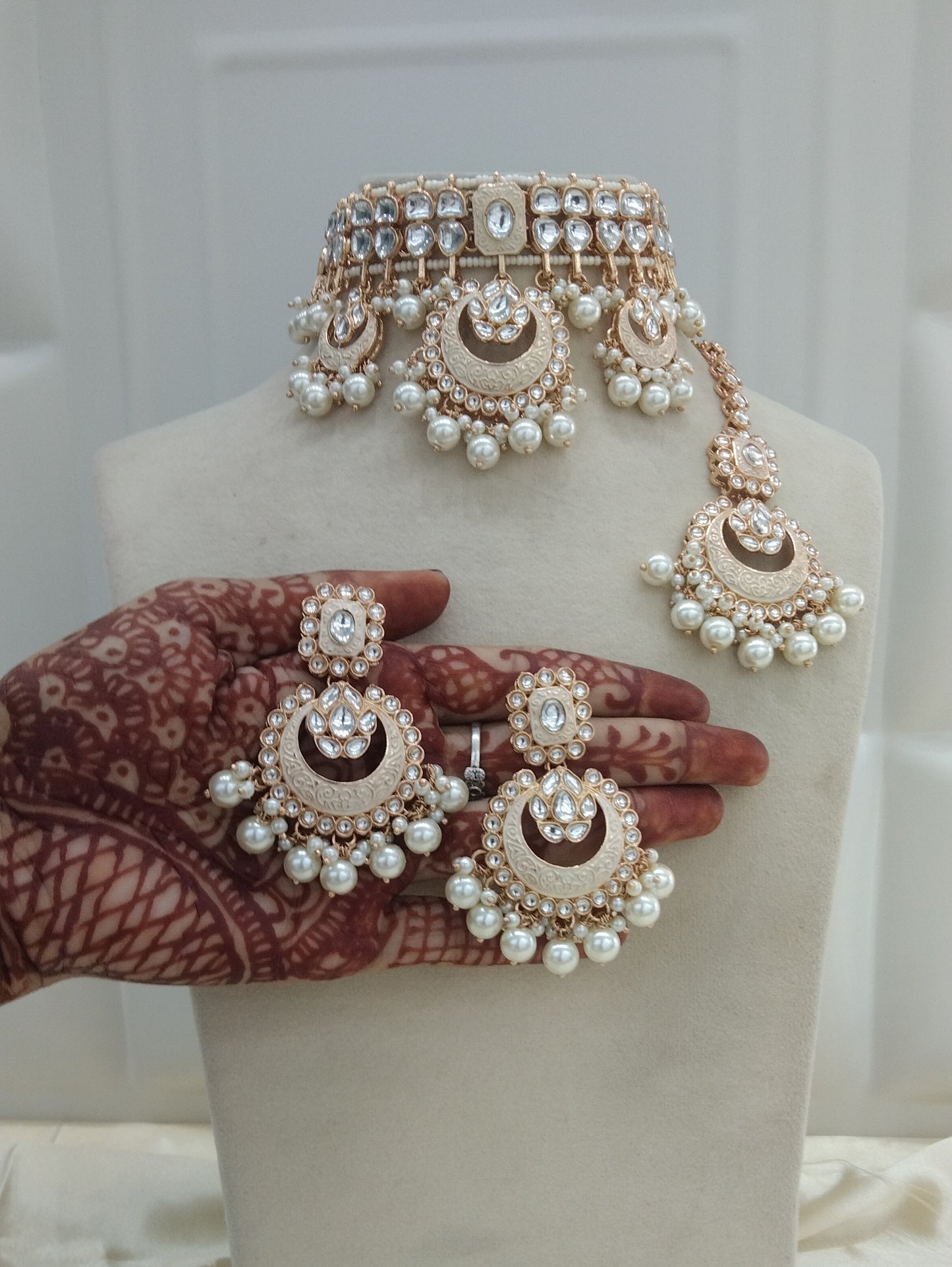 Freya White kundan Indian Choker Jewellery Set