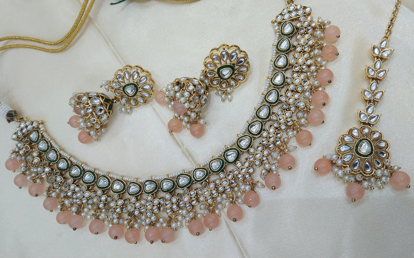 Harry Peach kundan Indian Necklace Jewellery Set