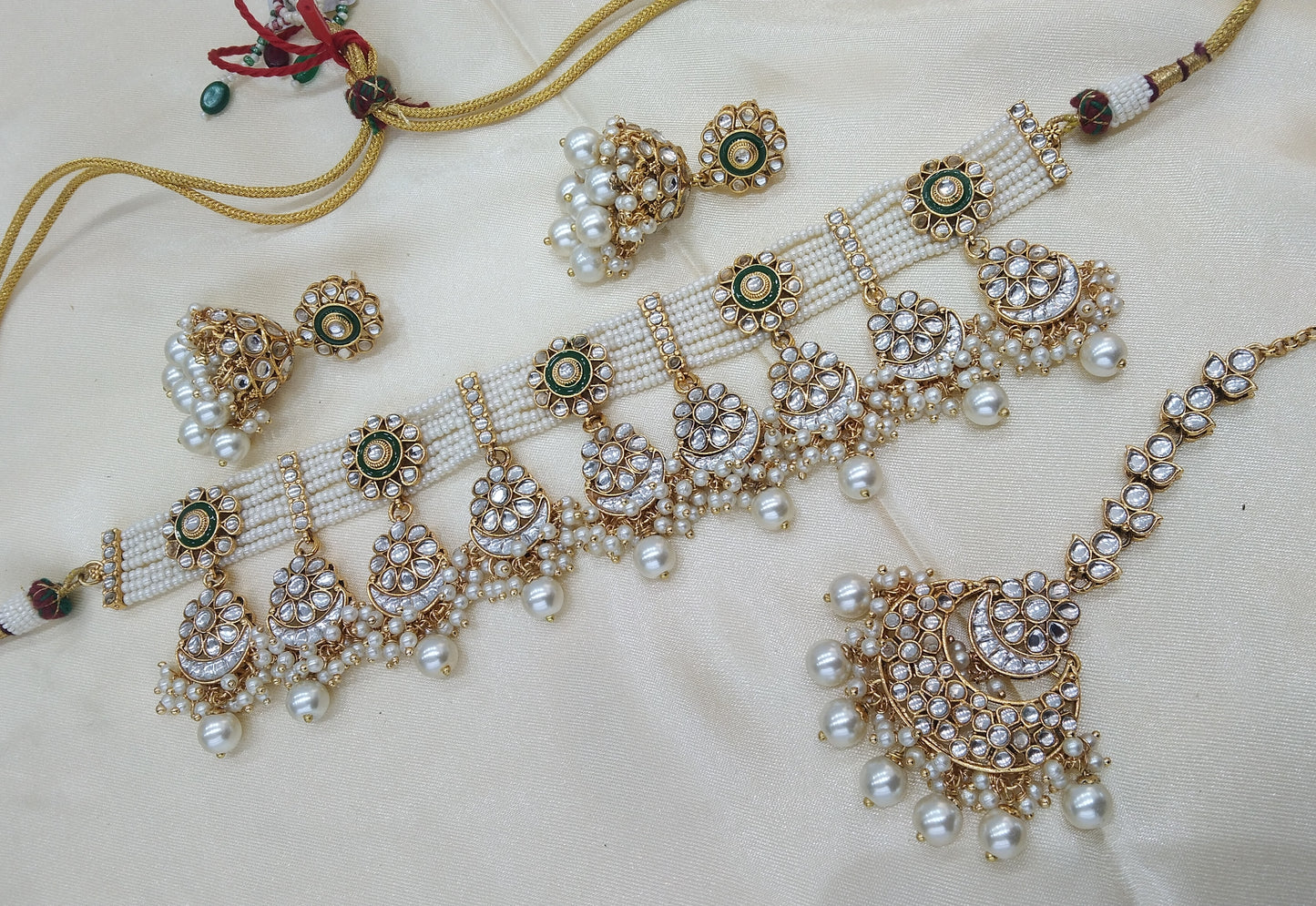Harjit White kundan Indian Choker Jewellery Set