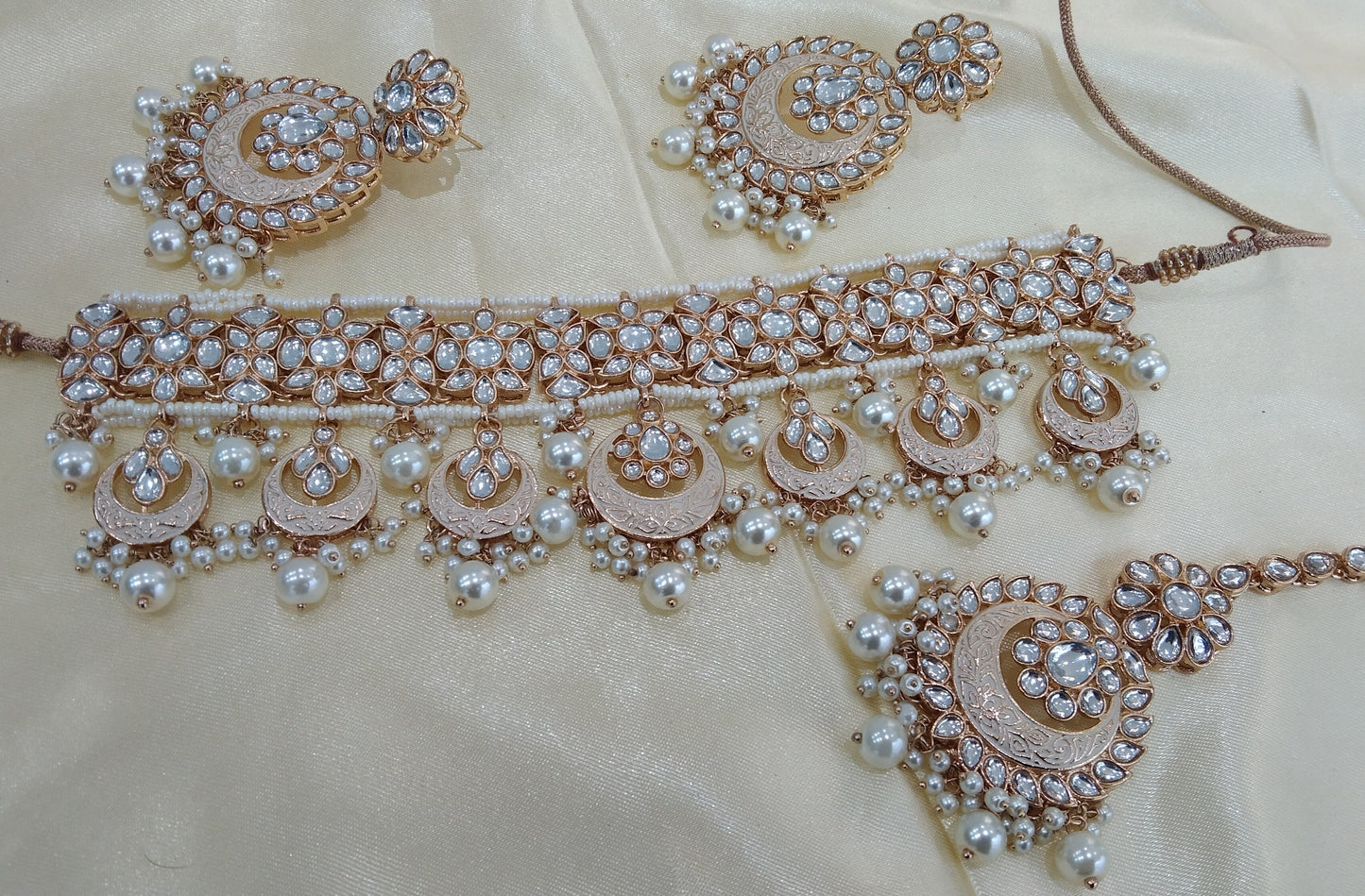 Kamini White kundan Indian Choker Jewellery Set