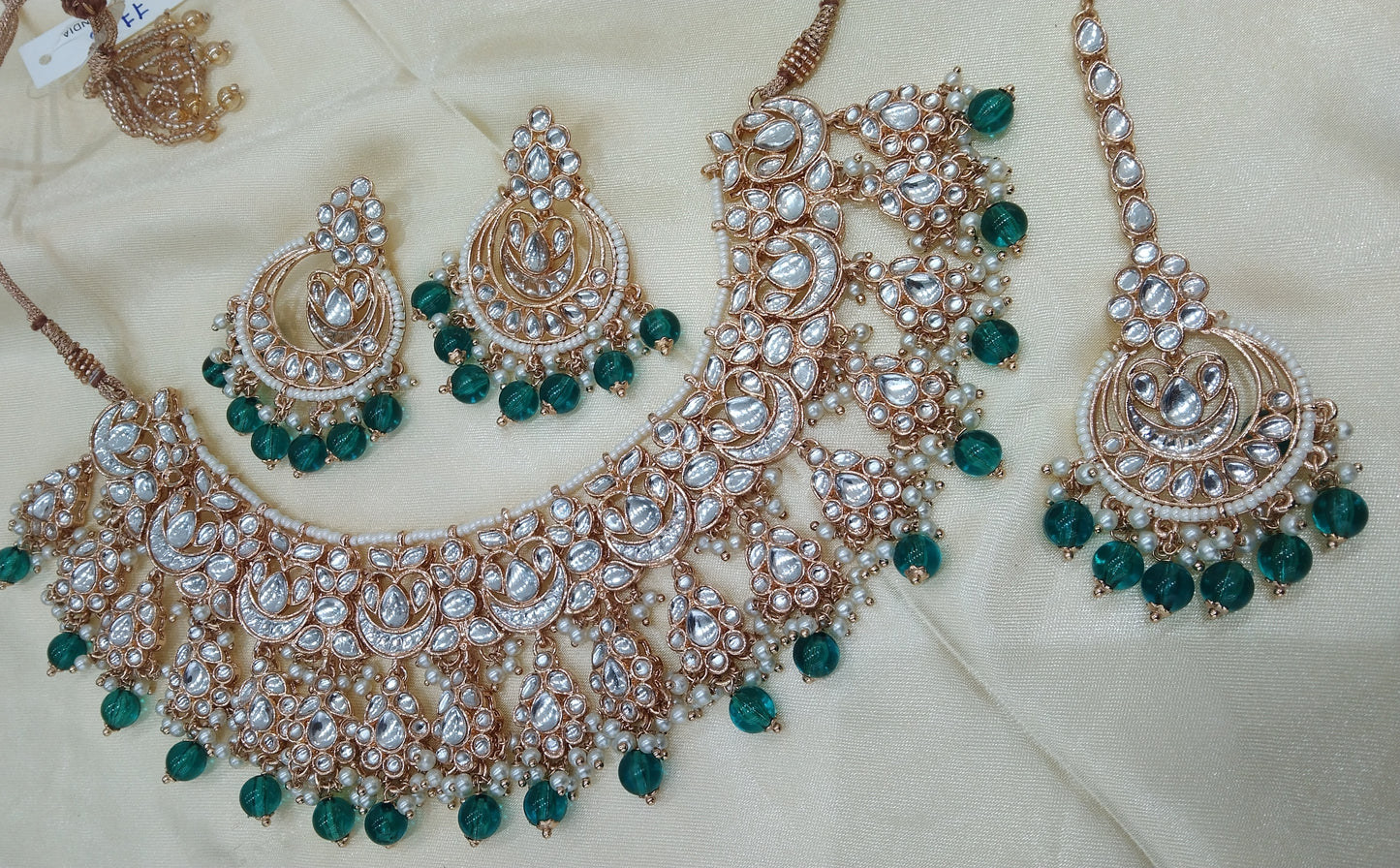 Kirna Light Green kundan Indian Necklace Jewellery Set