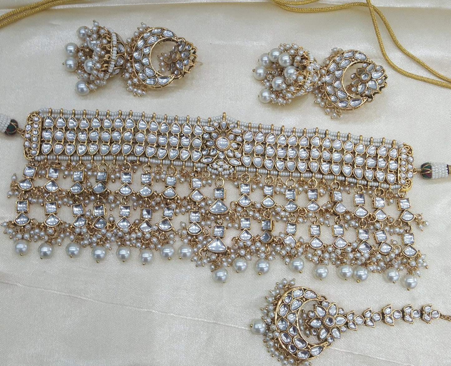 Kashmir White kundan Indian Choker Jewellery Set