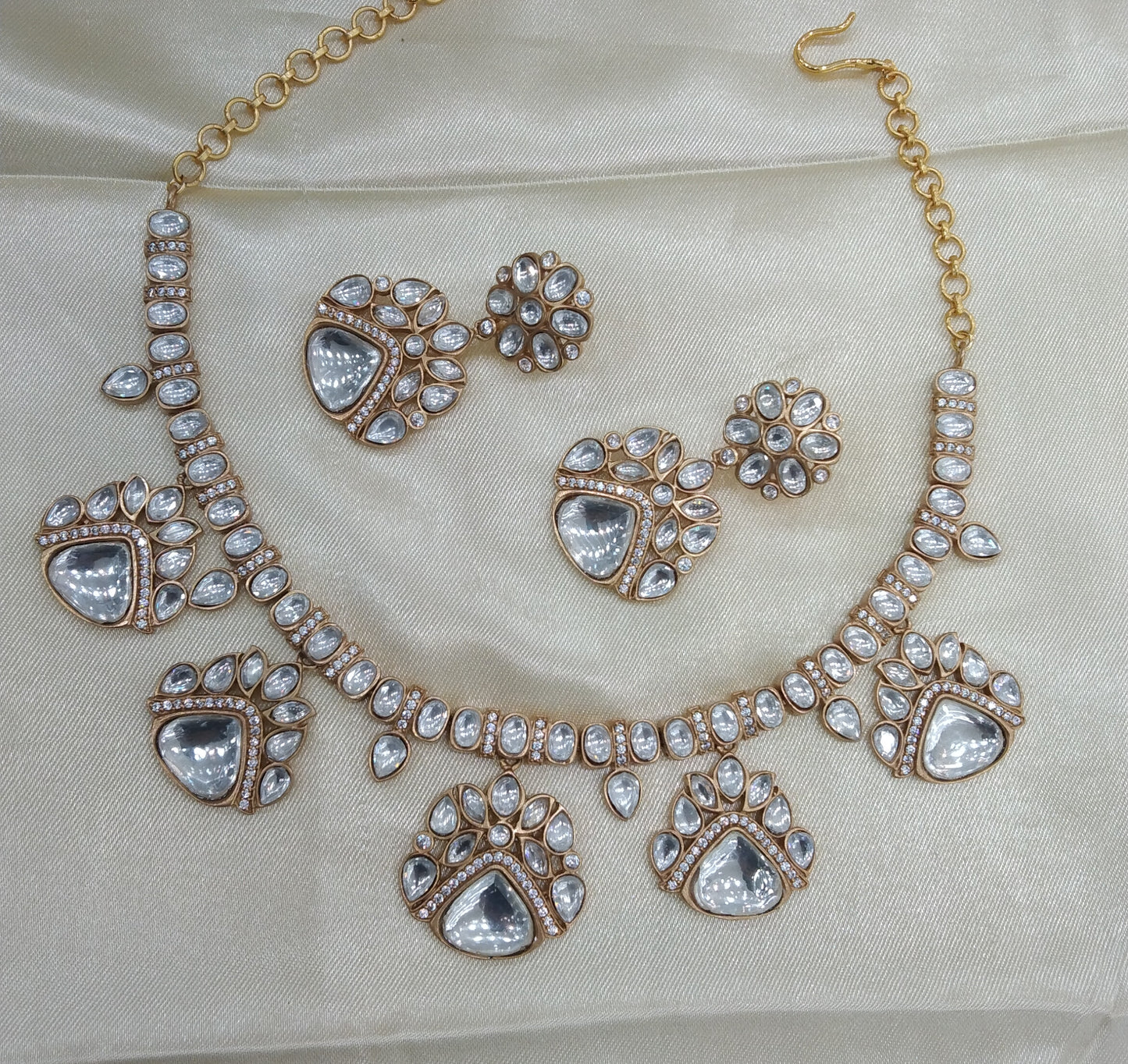 Neha White kundan Indian Necklace Jewellery Set