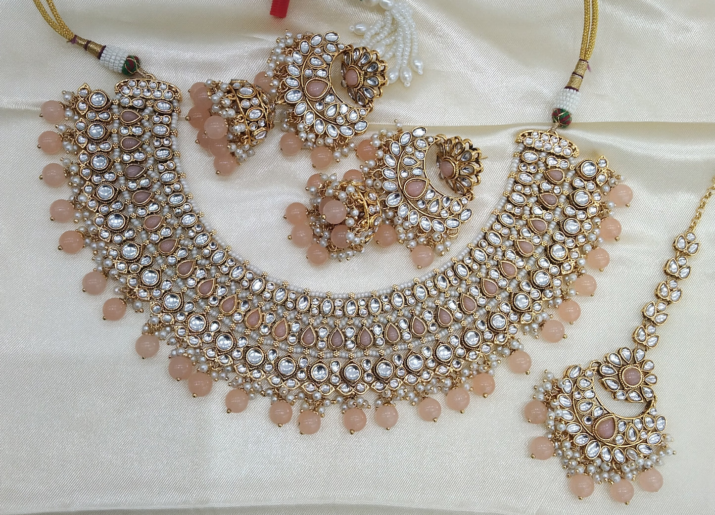 Nuri Peach kundan Indian Necklace Jewellery Set