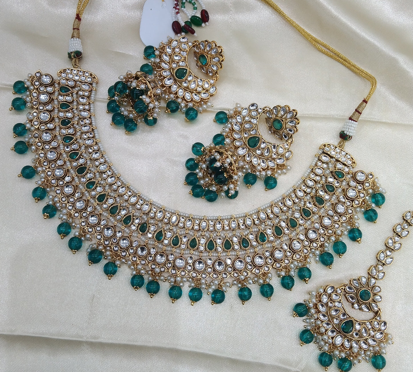 Nuri Rama Green kundan Indian Necklace Jewellery Set
