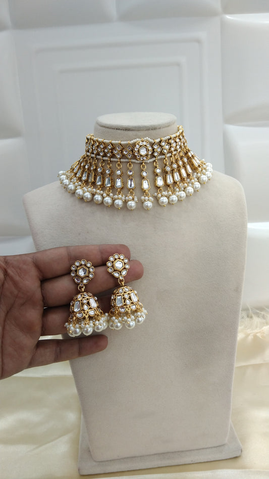 Rolls Gold white Kundan Choker Jewellery Set