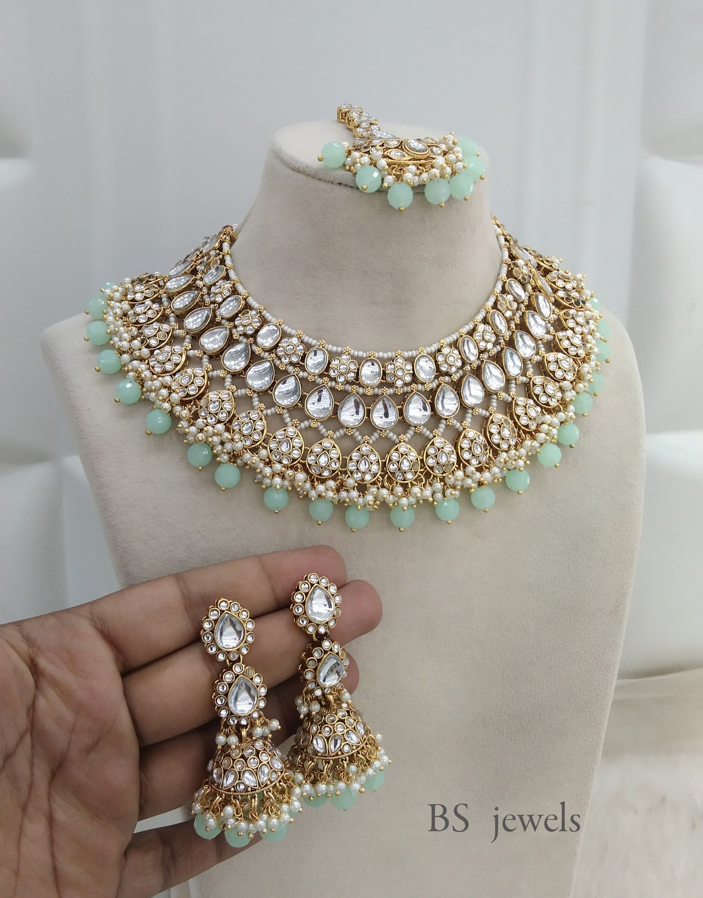 Raagavi Pista Kundan Jewelry Set