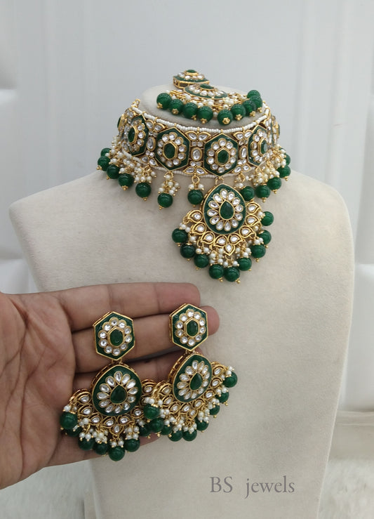 Saanvi Green Kundan Jewelry Necklace Set