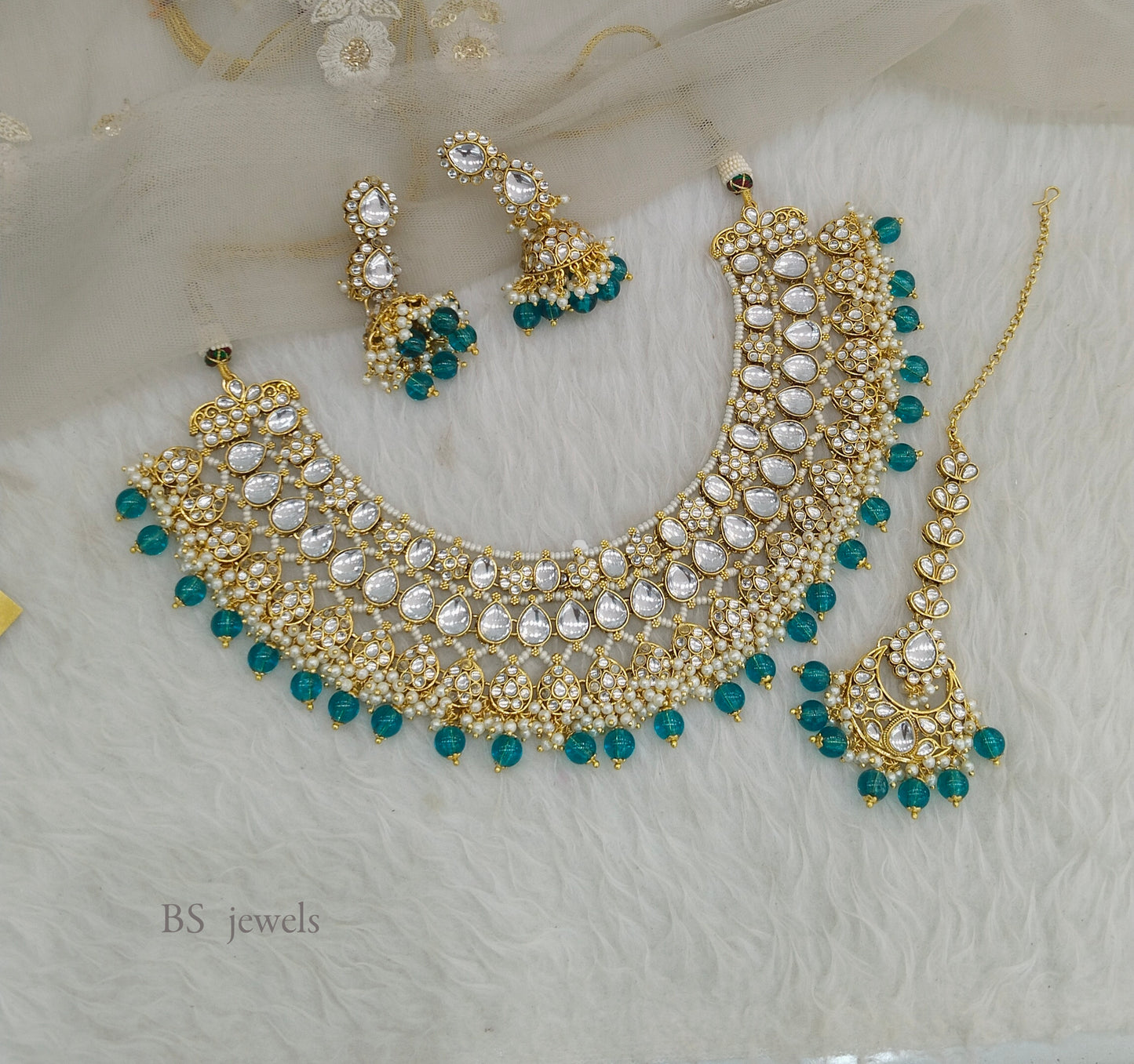 Raagavi Rama Green Kundan Jewelry Set