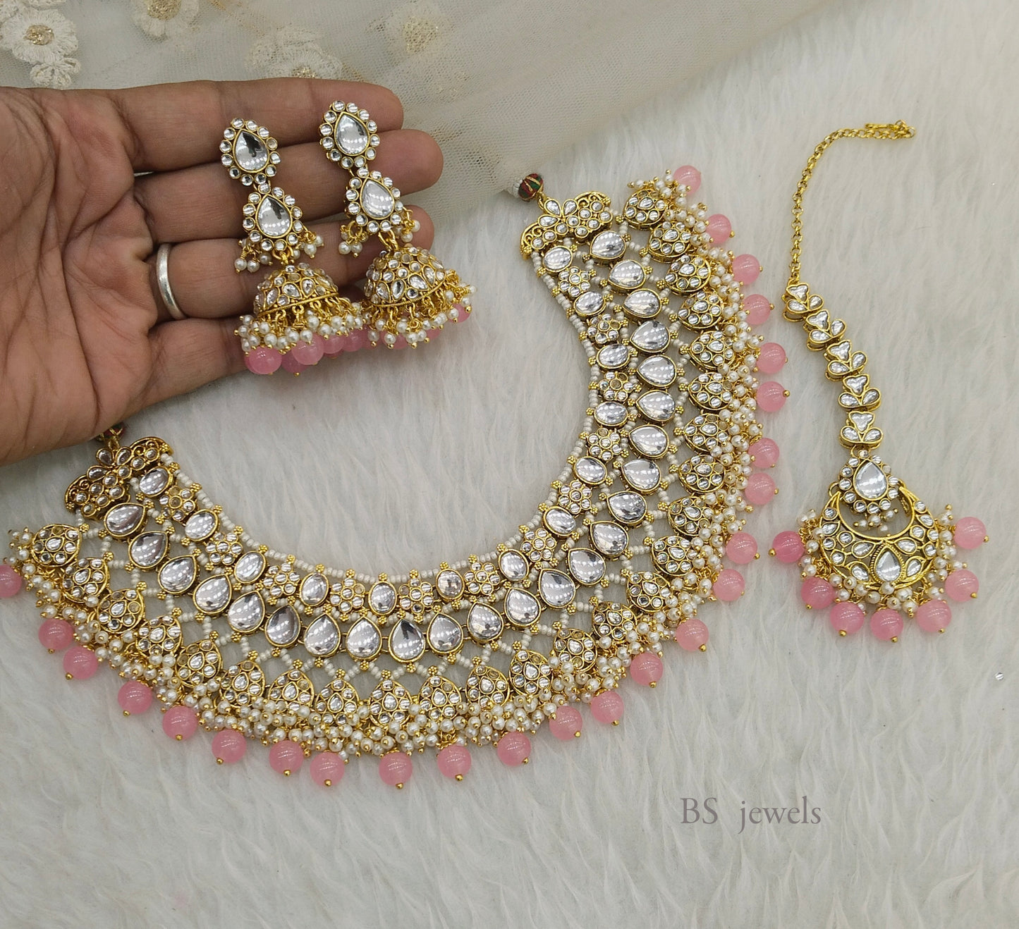 Raagavi Gaajri Kundan Jewelry Necklace Set
