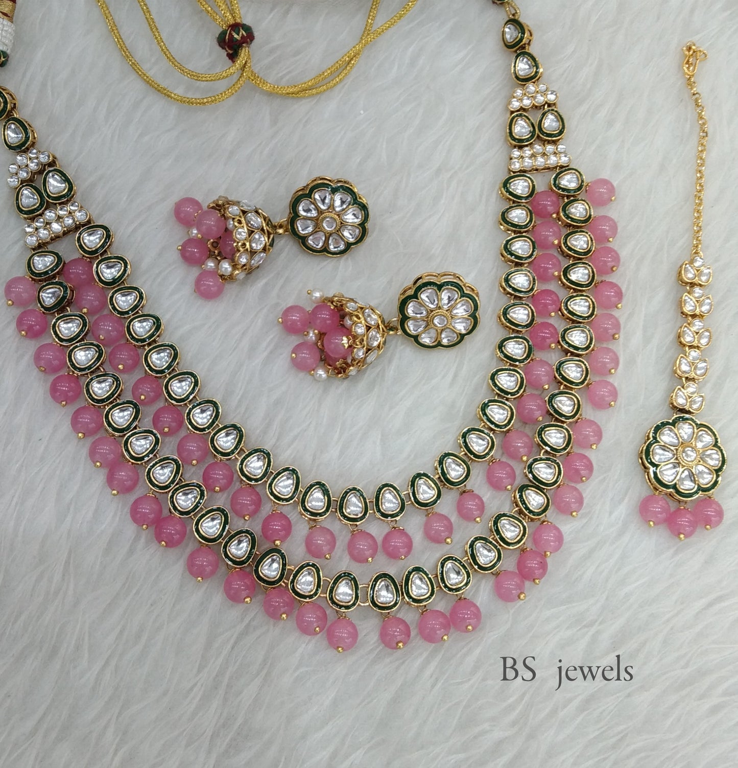 Gajri Kundan Jewelry Tishu Set