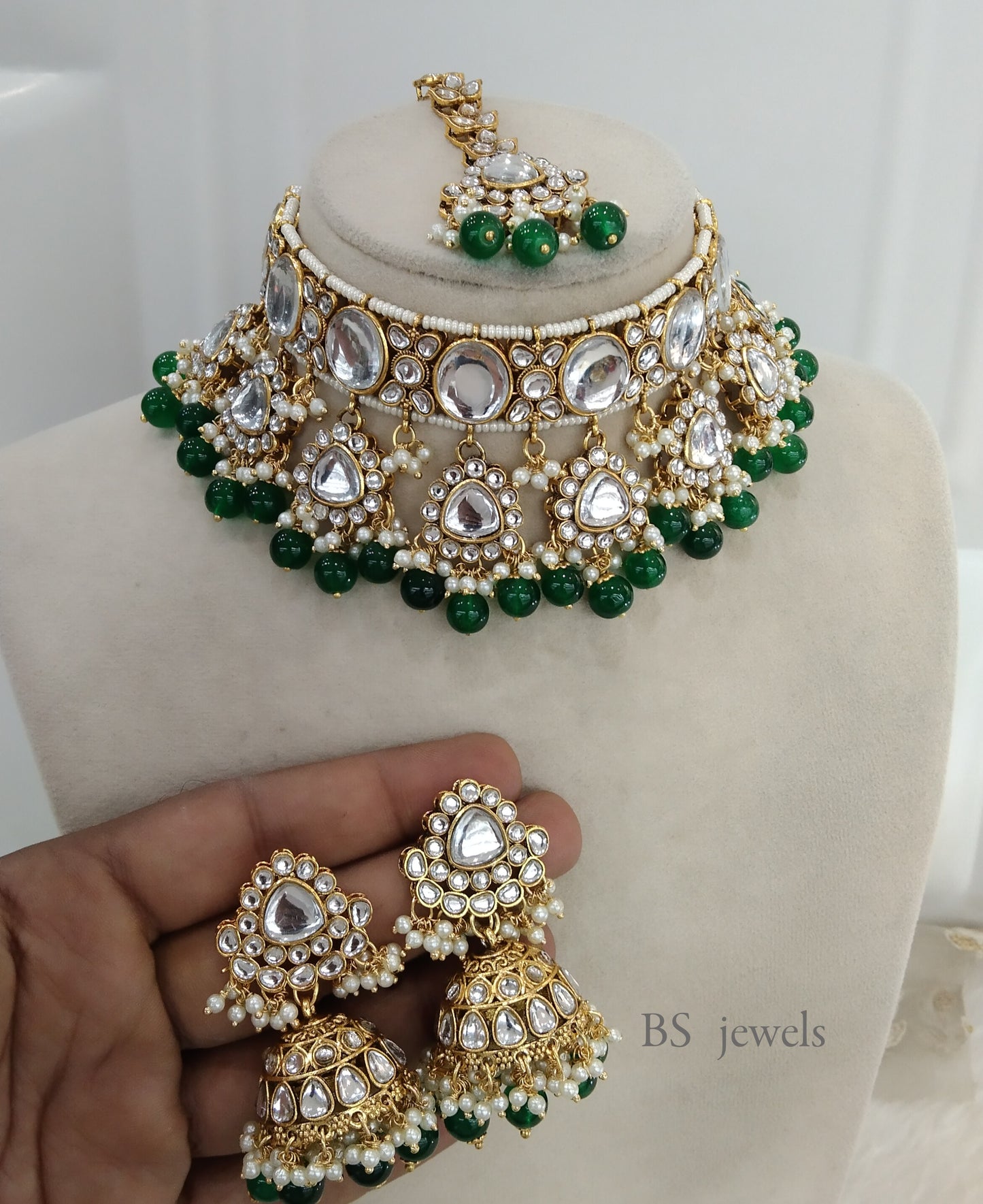 Taani Green Kundan Choker set Earrings Jewelry