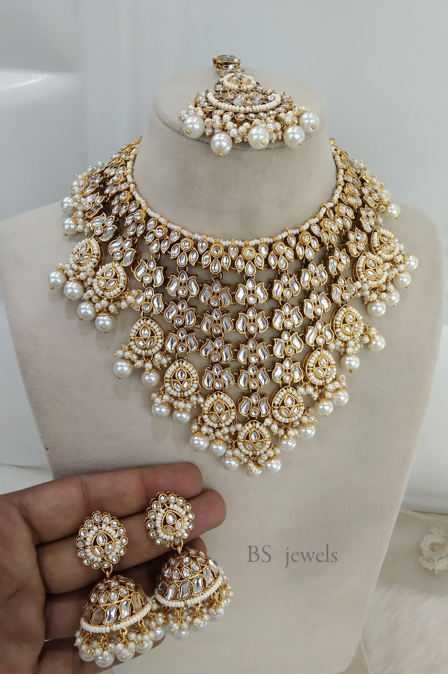 Tavi White Kundan Necklace  set Earrings Jewelry