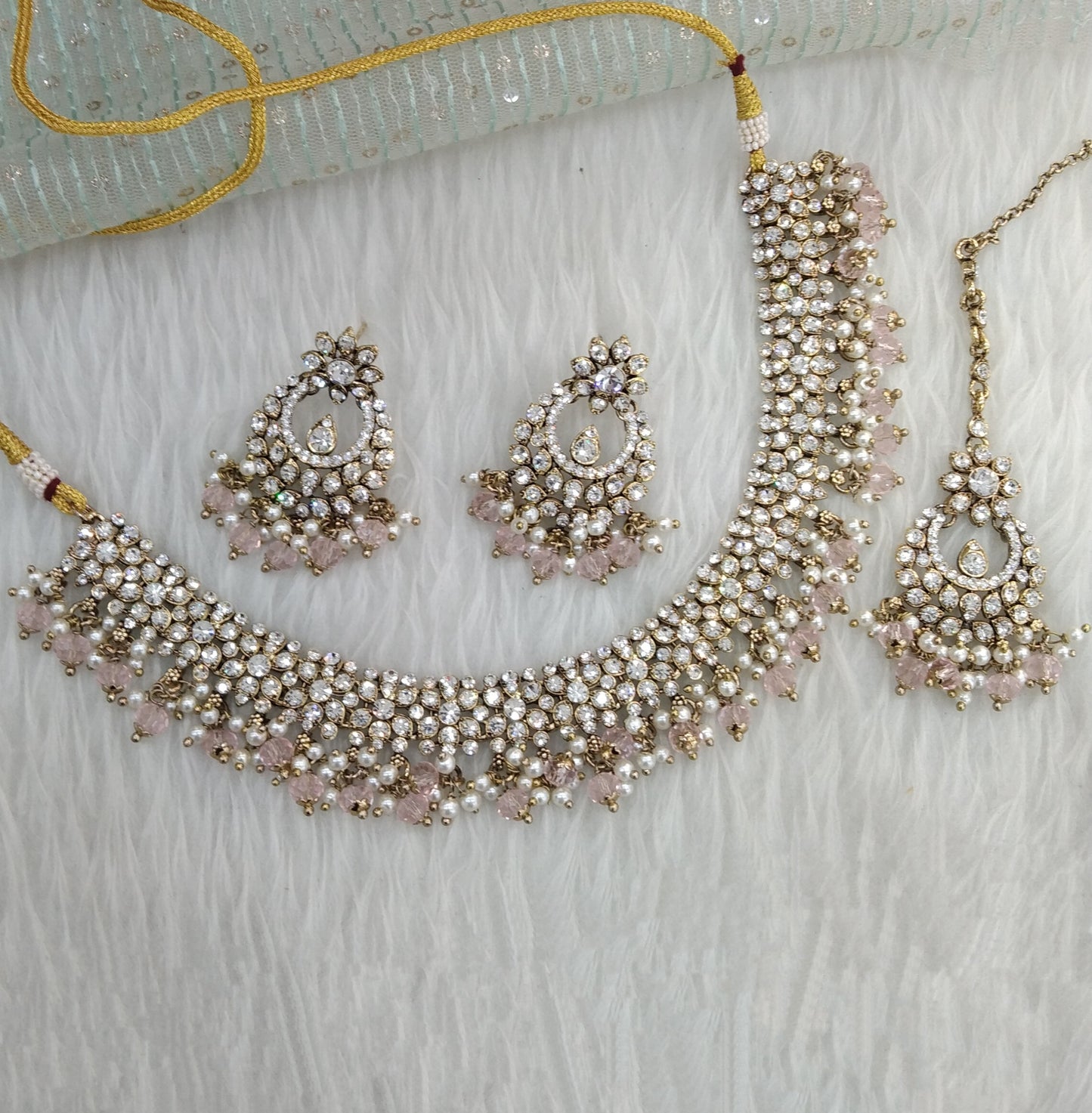 Antique white necklace Set Indian jewellery Vita set