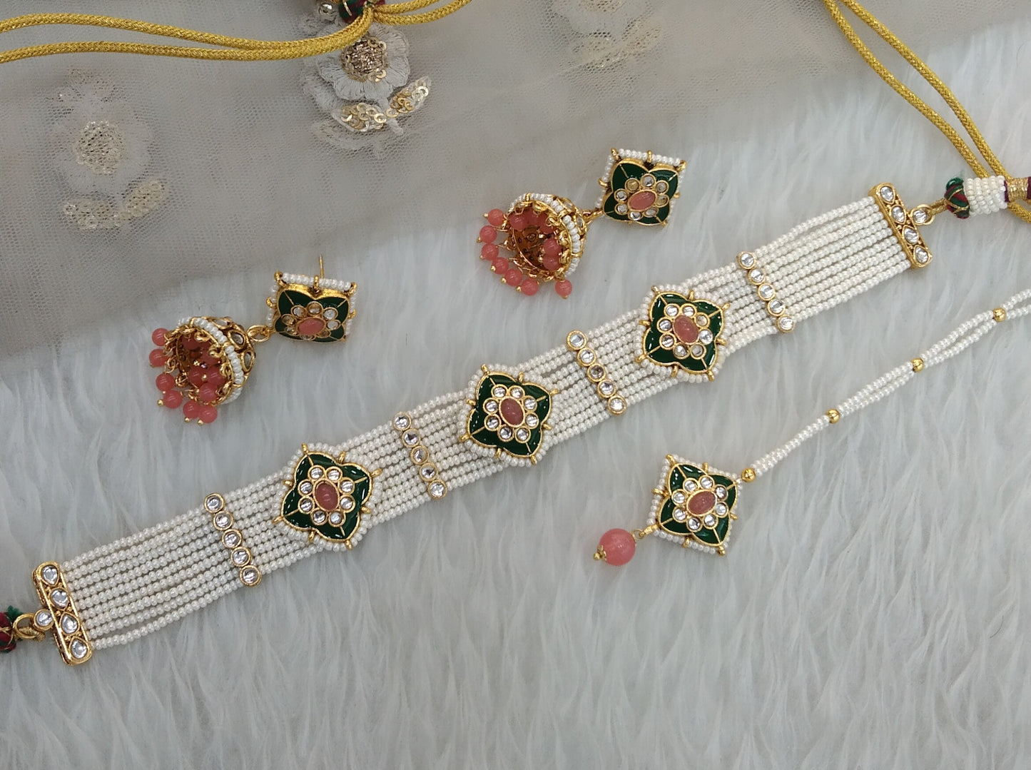 Kundan Choker Gaajri Jewelry sai Set