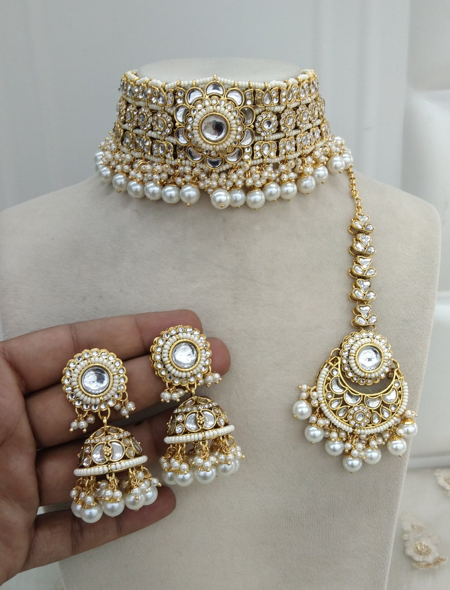 Kundan Choker Gold White Jewelry Preeti Set