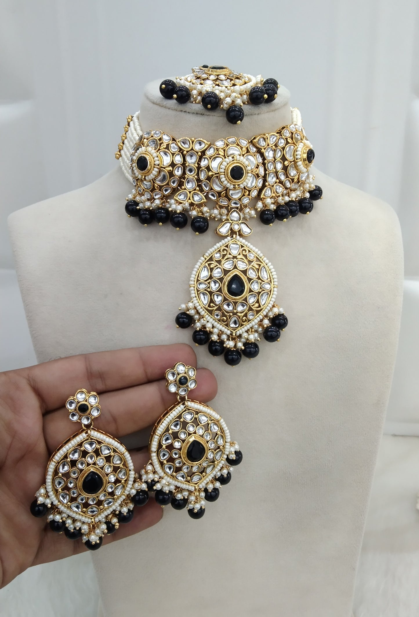 Black Kundan Choker Jewelry Ram Set