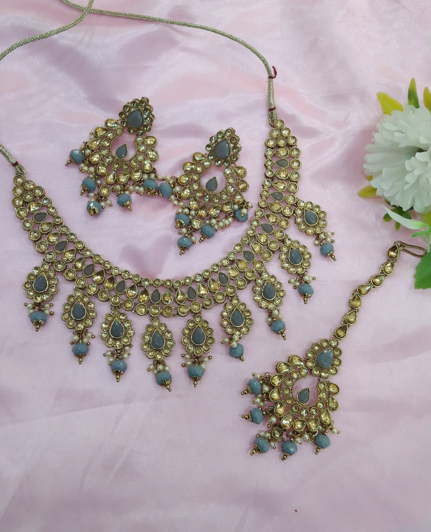Grey Kundan Necklace Jewellery Hero  Set