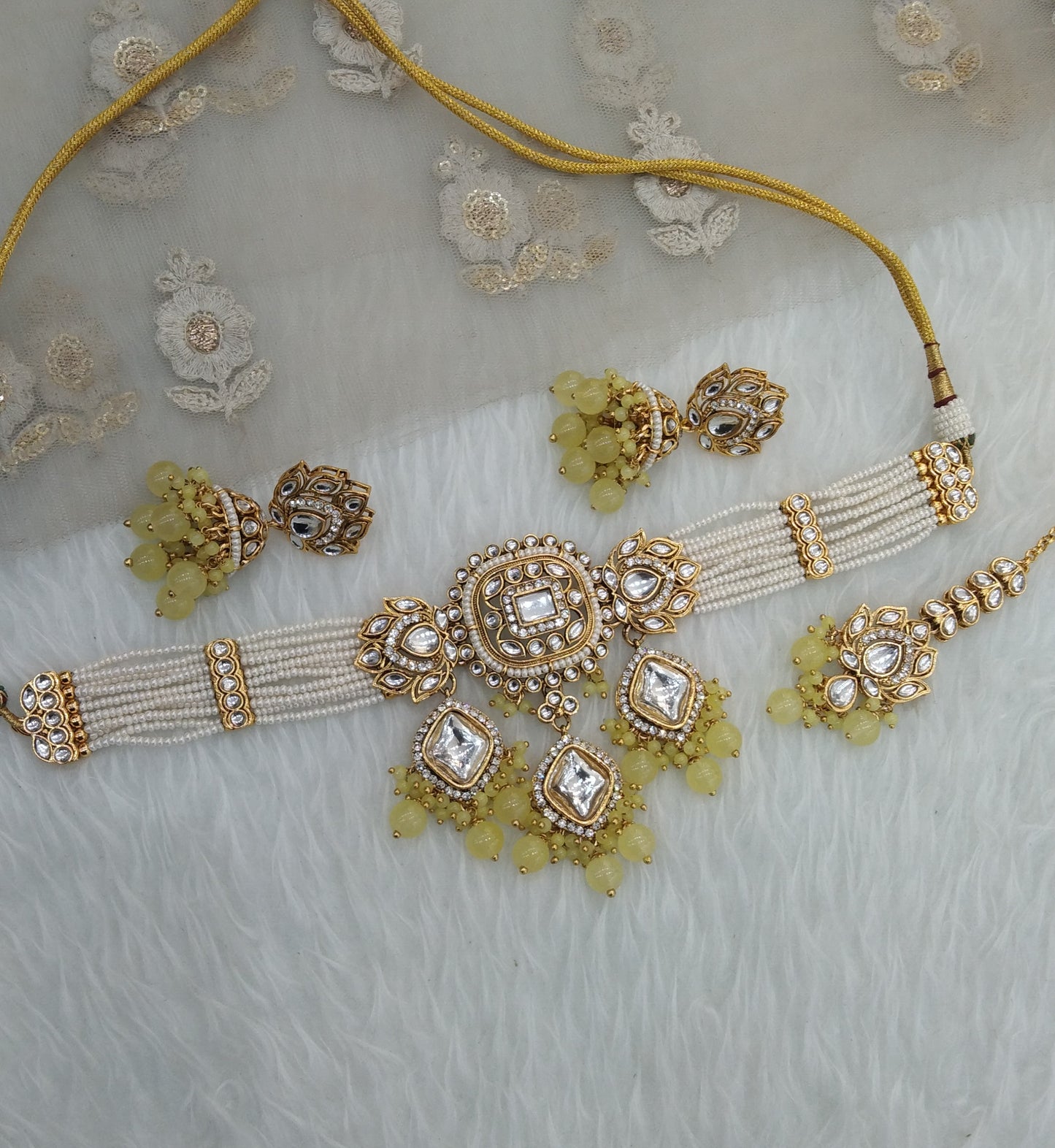 Yellow Kundan Choker Jewellery Hansin Set