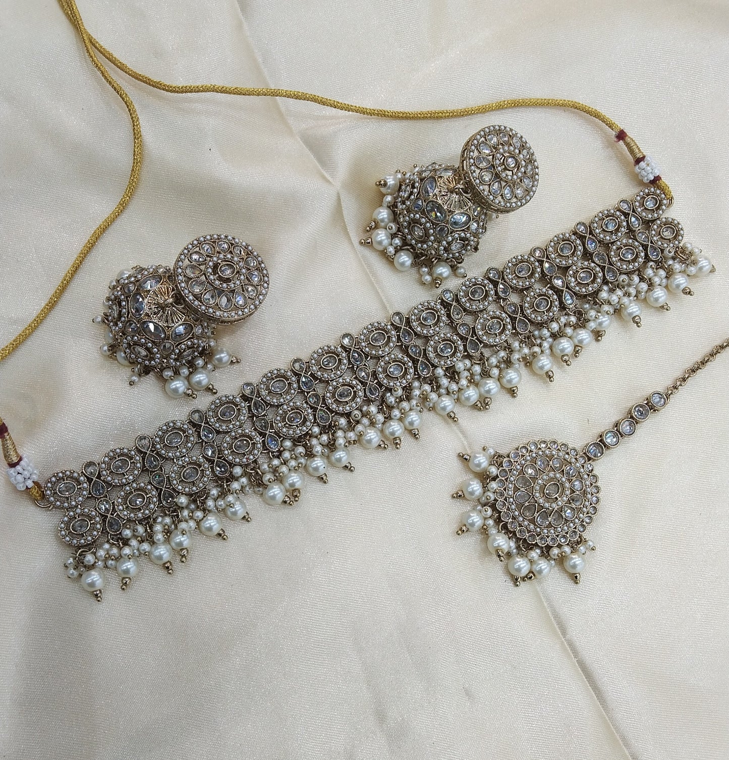 Antique white crystal White Choker Jewellery Mika Set