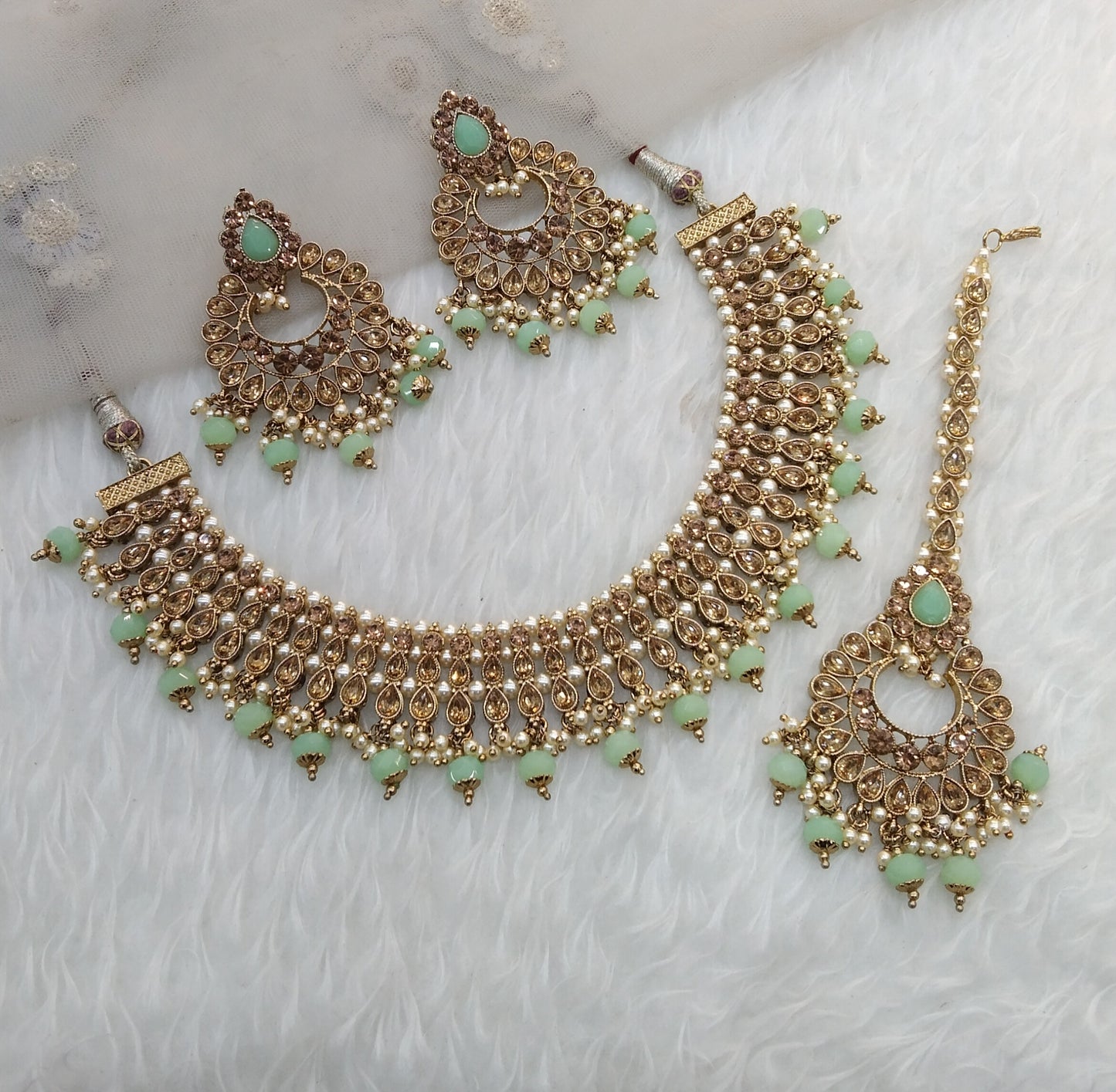 Pista Necklace Jewellery Rmoon Set