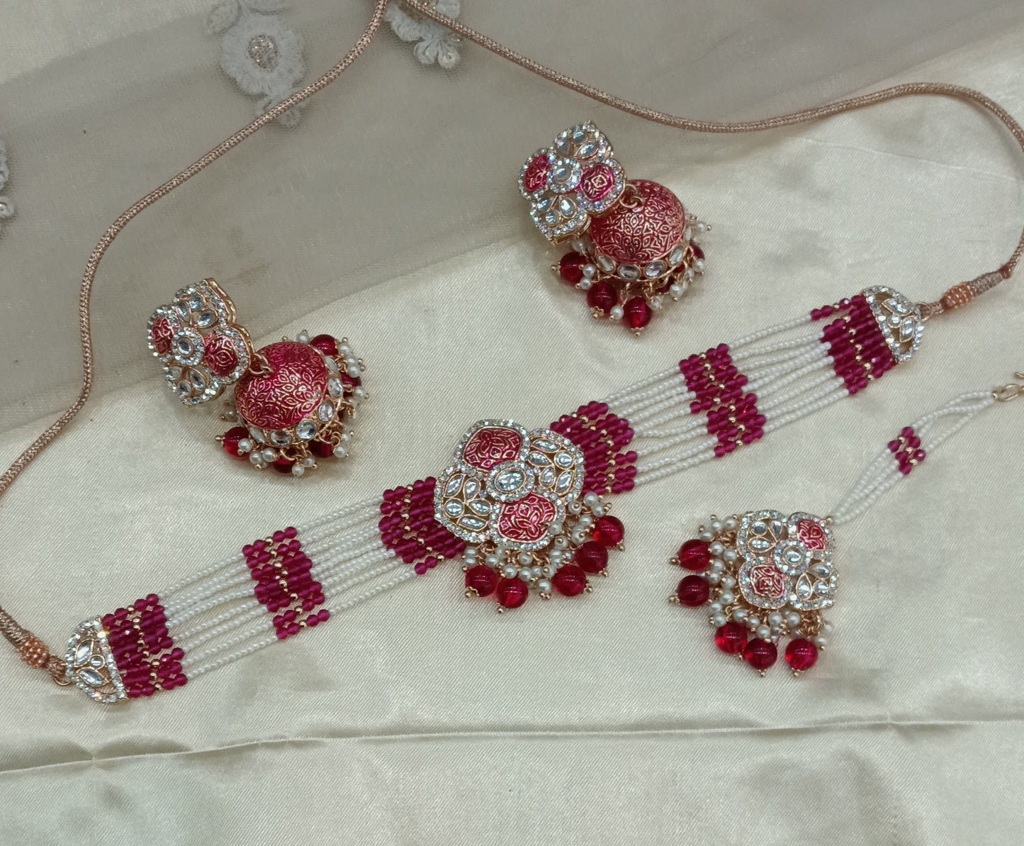 Majenta Kundan 21 Karet Choker Jewellery Hipsi Set