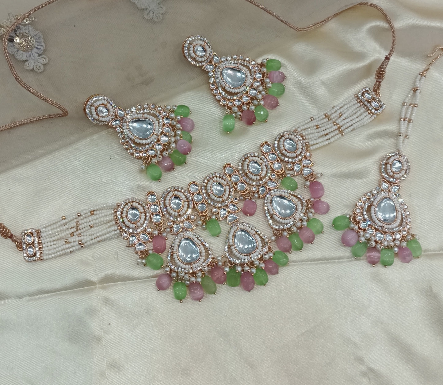 Mint Pink Kundan 21 Karet Choker Jewellery Hudi Set