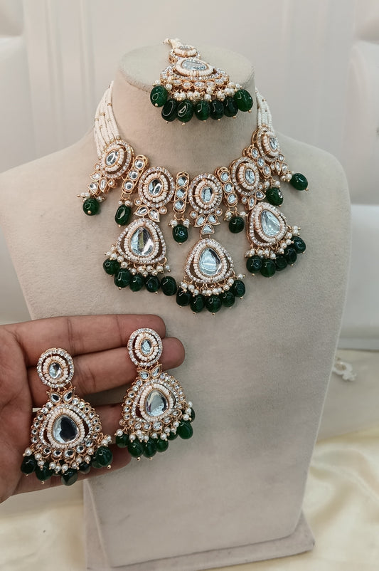 Green Kundan 21 Karet Choker Jewellery Hudi Set