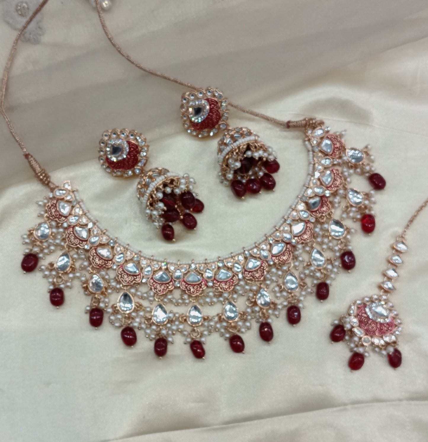 Maroon Kundan 21 Karet Necklace Jewellery Facial Sett