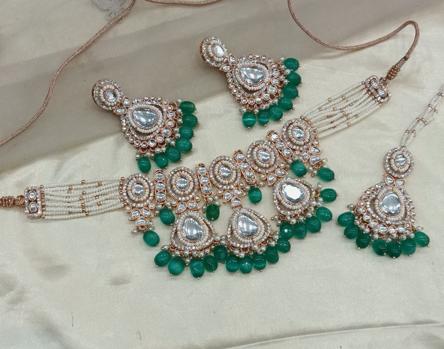Turquosi Kundan 21 Karet Choker Jewellery hudi Set