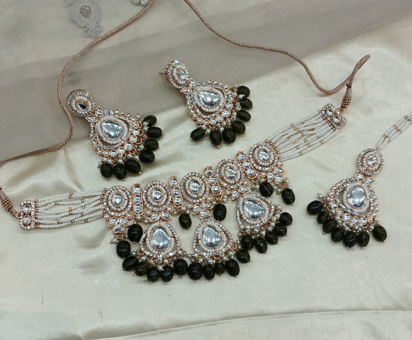 Mehndi Kundan 21 Karet Choker Jewellery hudi Set
