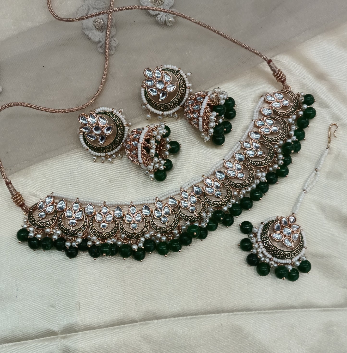 Green Kundan Karet Choker Jewellery Braillo Set