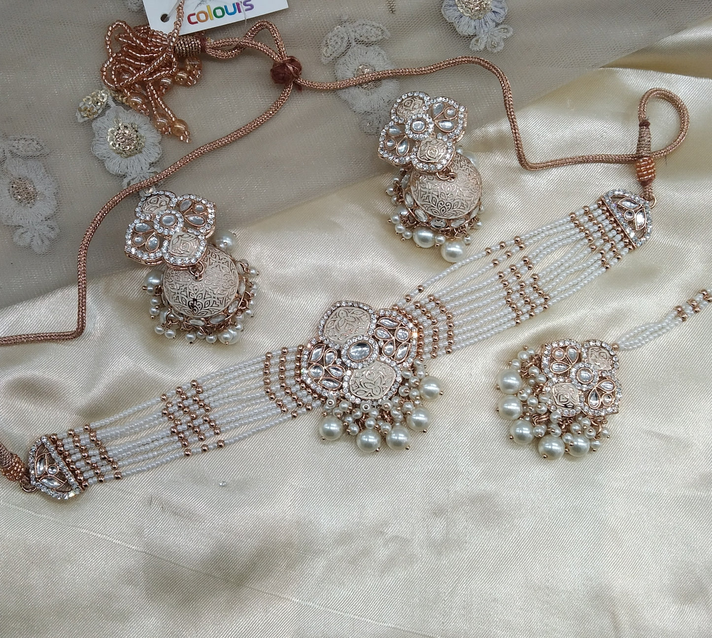 White Kundan 21 Karet Choker Jewellery Hipsi Set