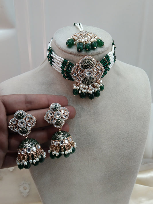 Green Kundan 21 Karet Choker Jewellery Hipsi Set