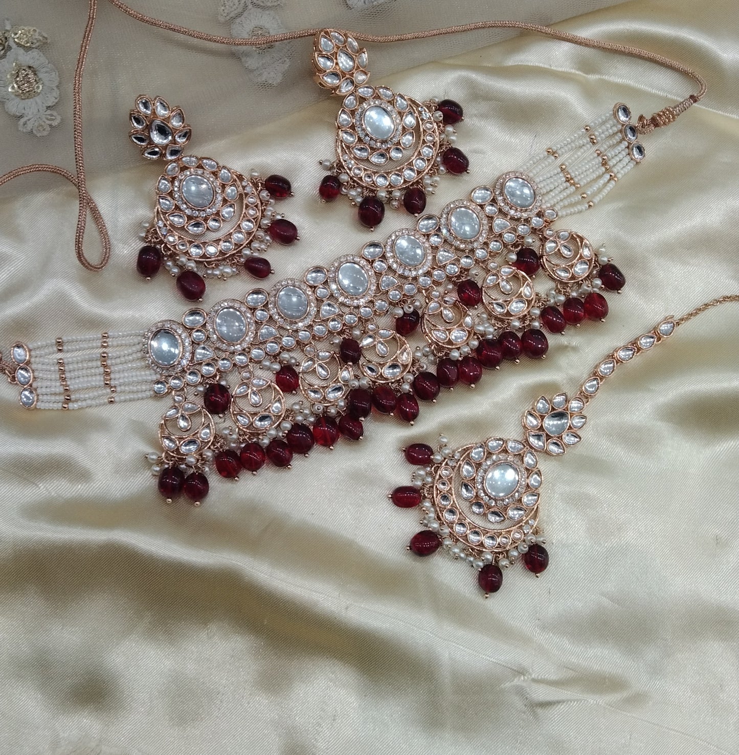 Maroon Kundan 21 Karet Choker Jewellery Huchi Set