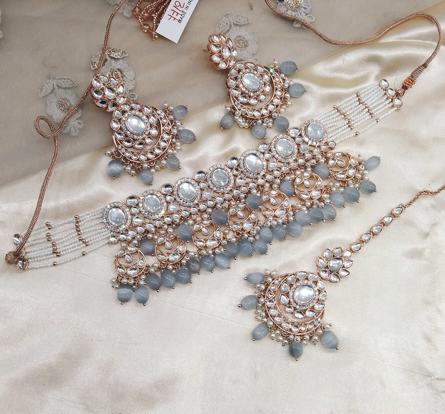 Grey Kundan 21 Karet Choker Jewellery Huchi Set