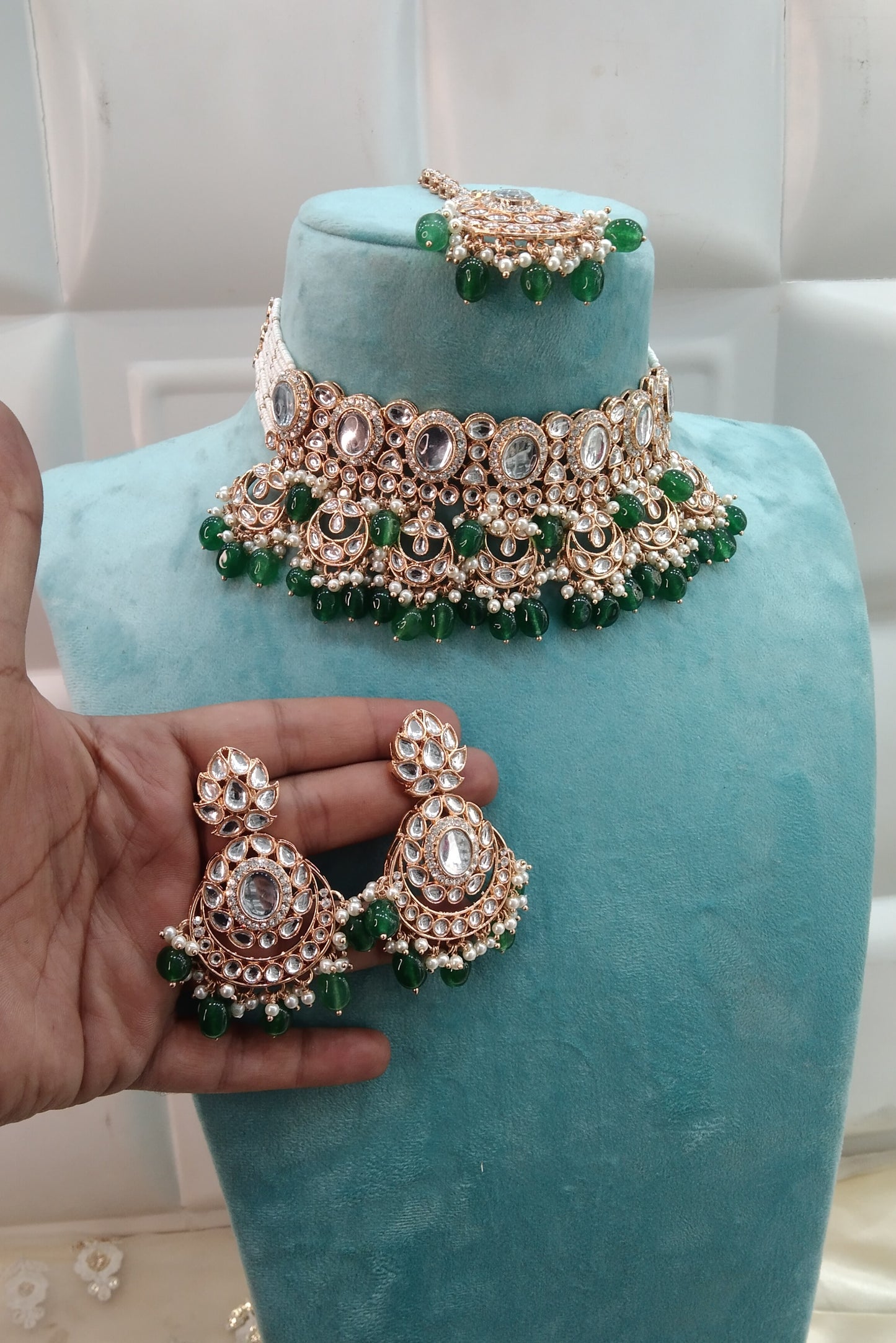 Green Kundan 21 Karet Choker Jewellery Huchi Set
