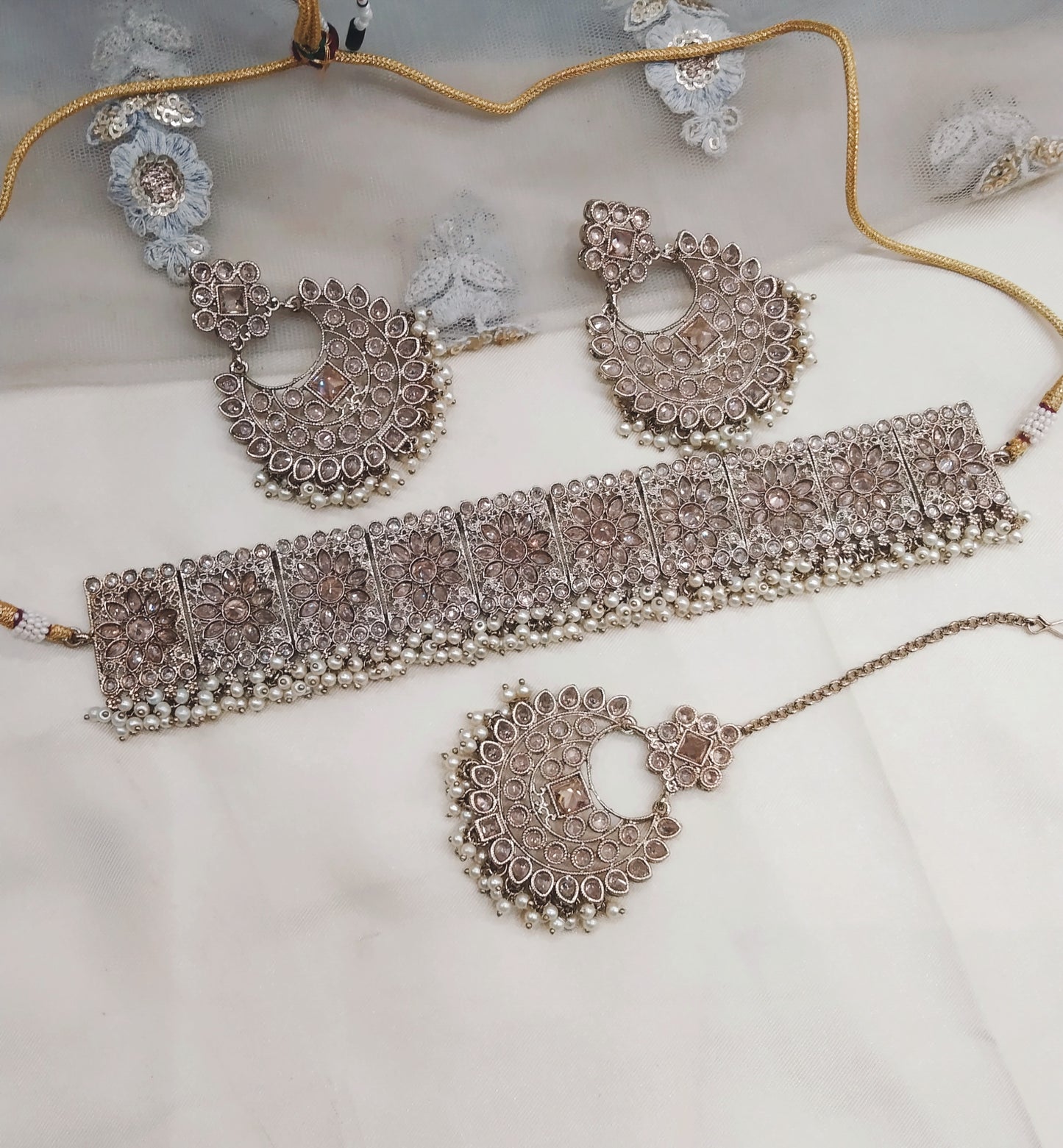 Antique Gold Choker Jewellery Shine Set