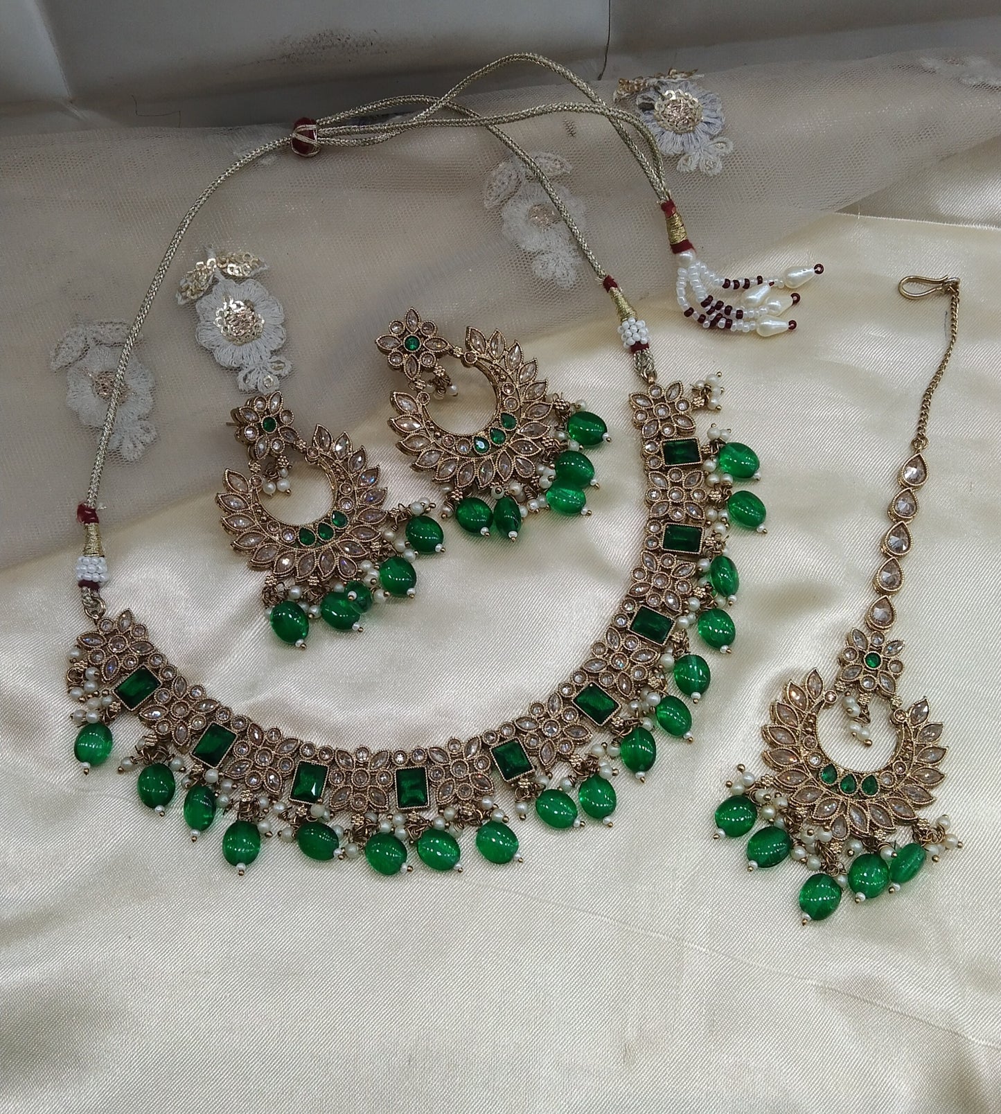 Green Necklace Jewellery Hiki Set