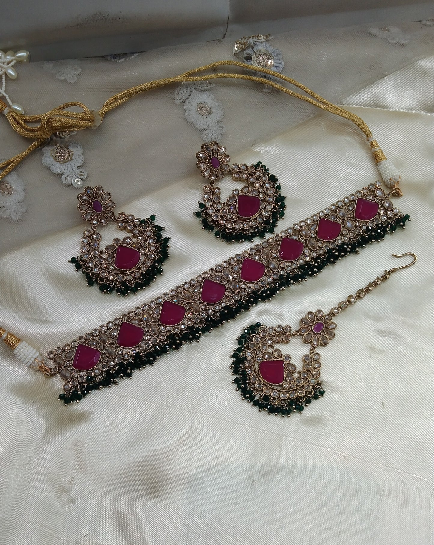 Ruby Green Choker Jewellery Hiki Set