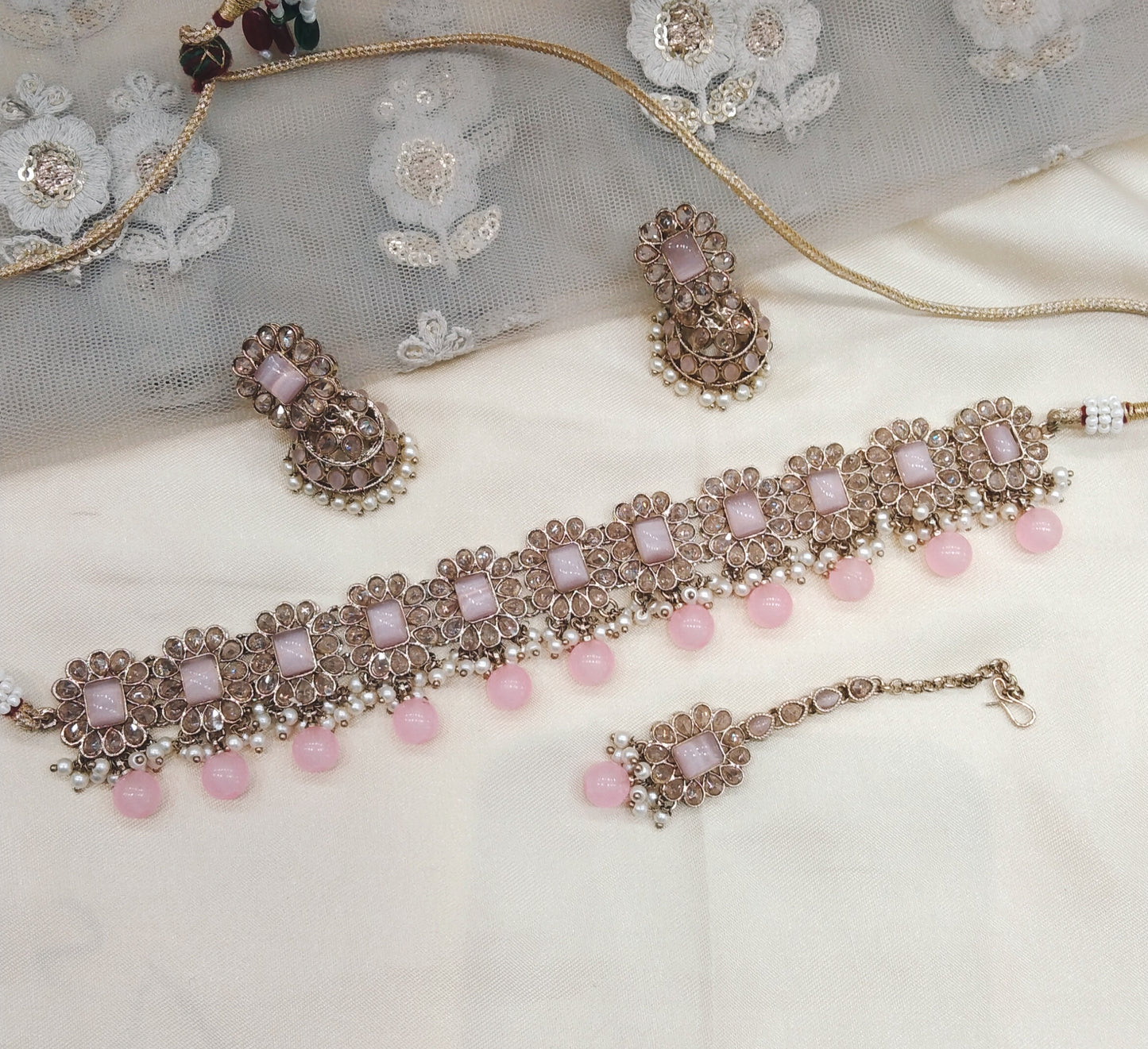 Pink Choker Jewellery Cinema Set