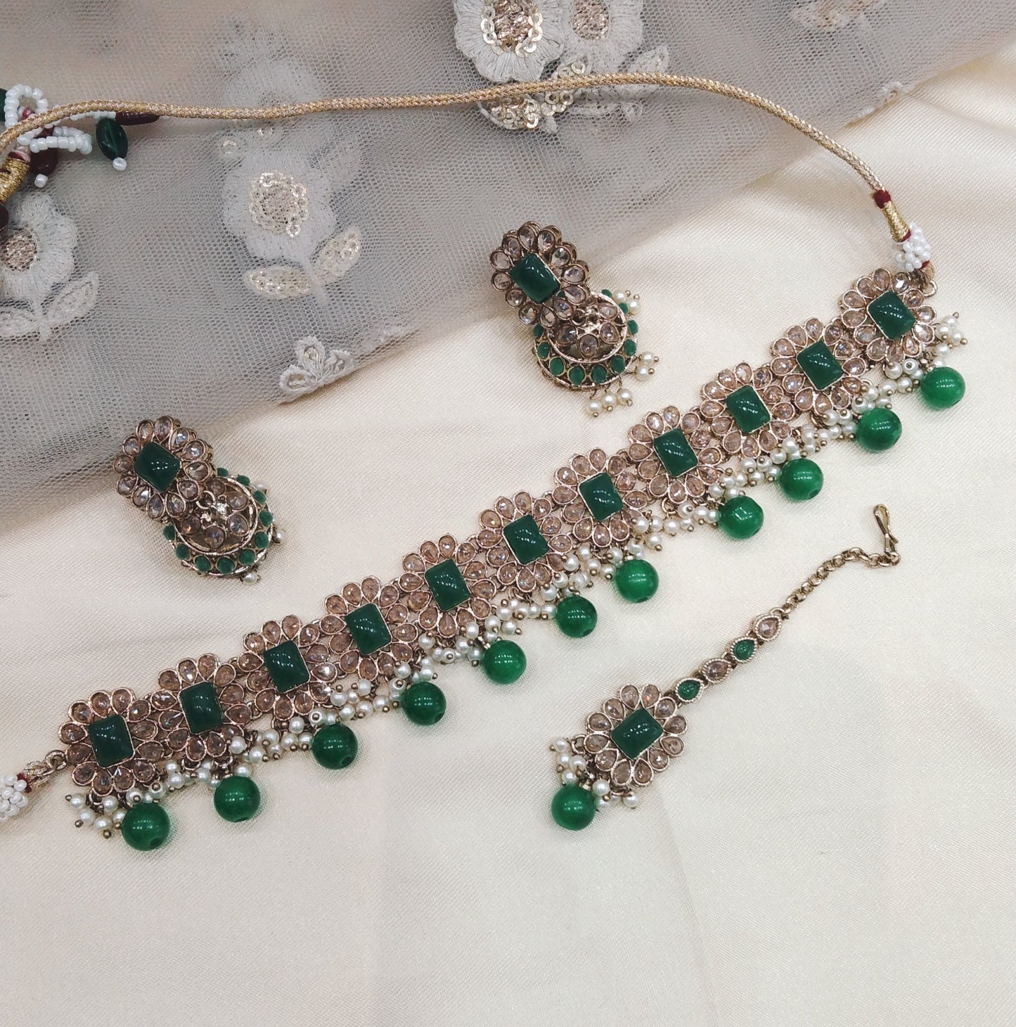 Green Choker Jewellery Cinema Set