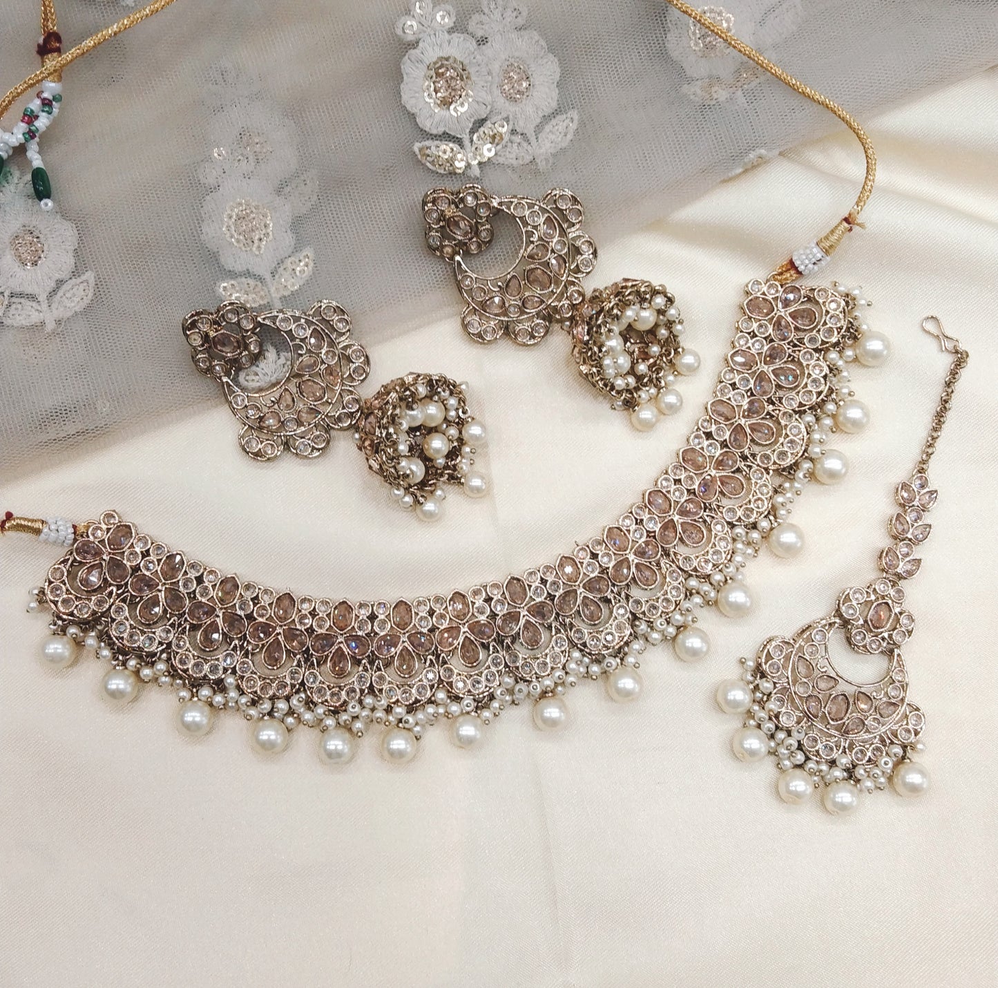 Antique Golden Necklace Jewellery Check Set