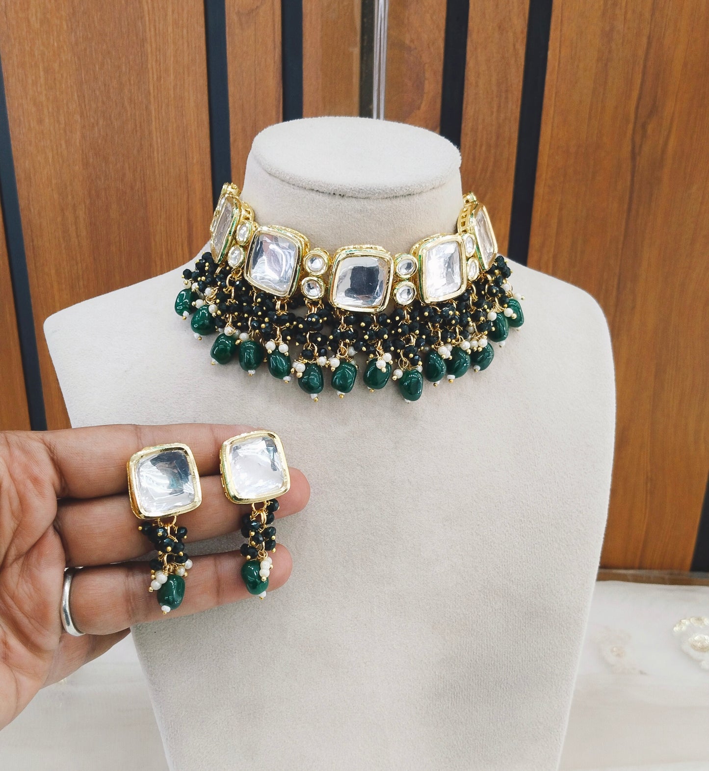 Green Choker Jewellery Pc Set