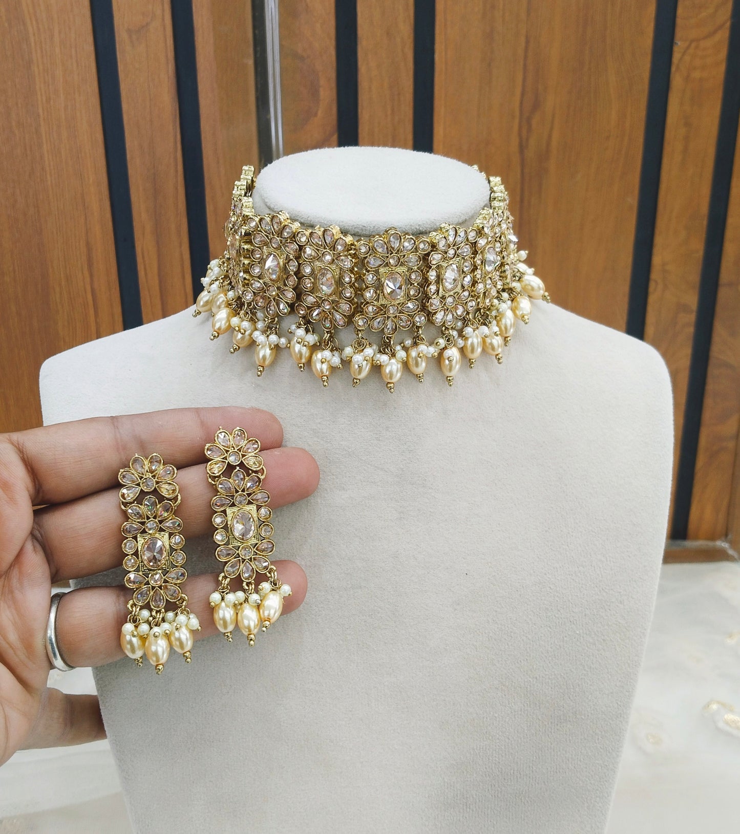 Antique Golden Choker Jewellery Nora Set