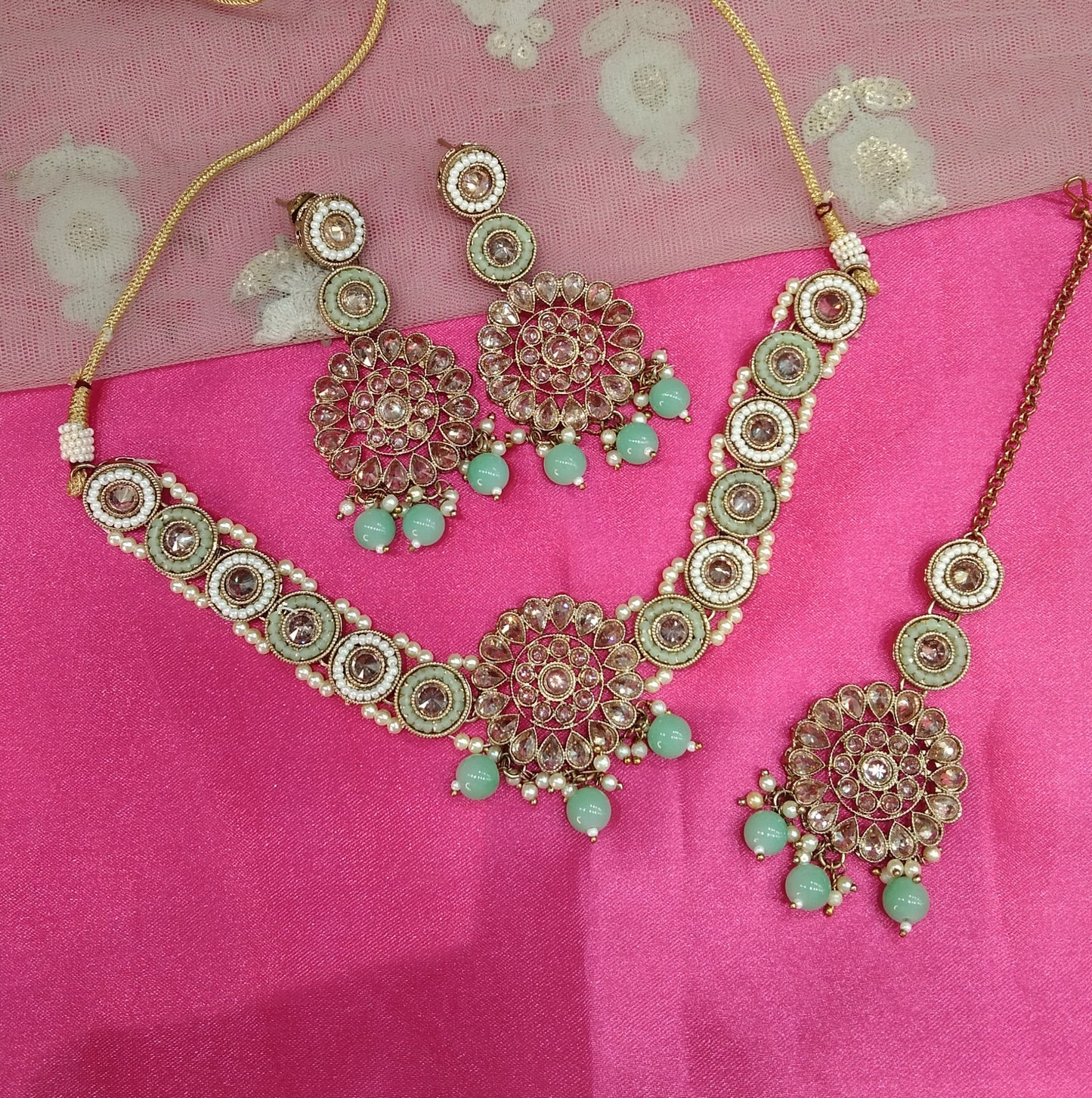 Pista Necklace Jewellery Distance Set