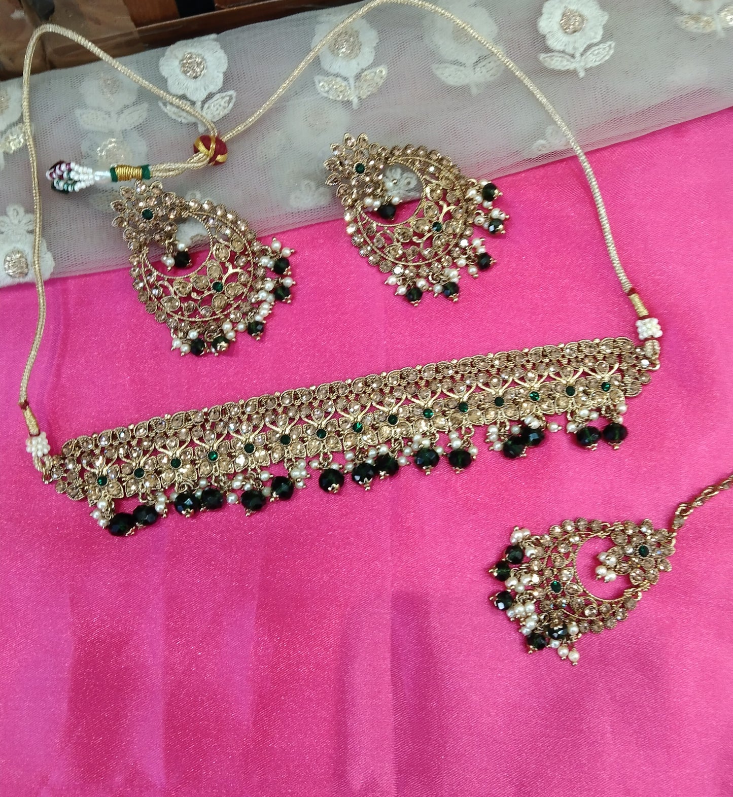 Green Choker Jewellery Vinland Set