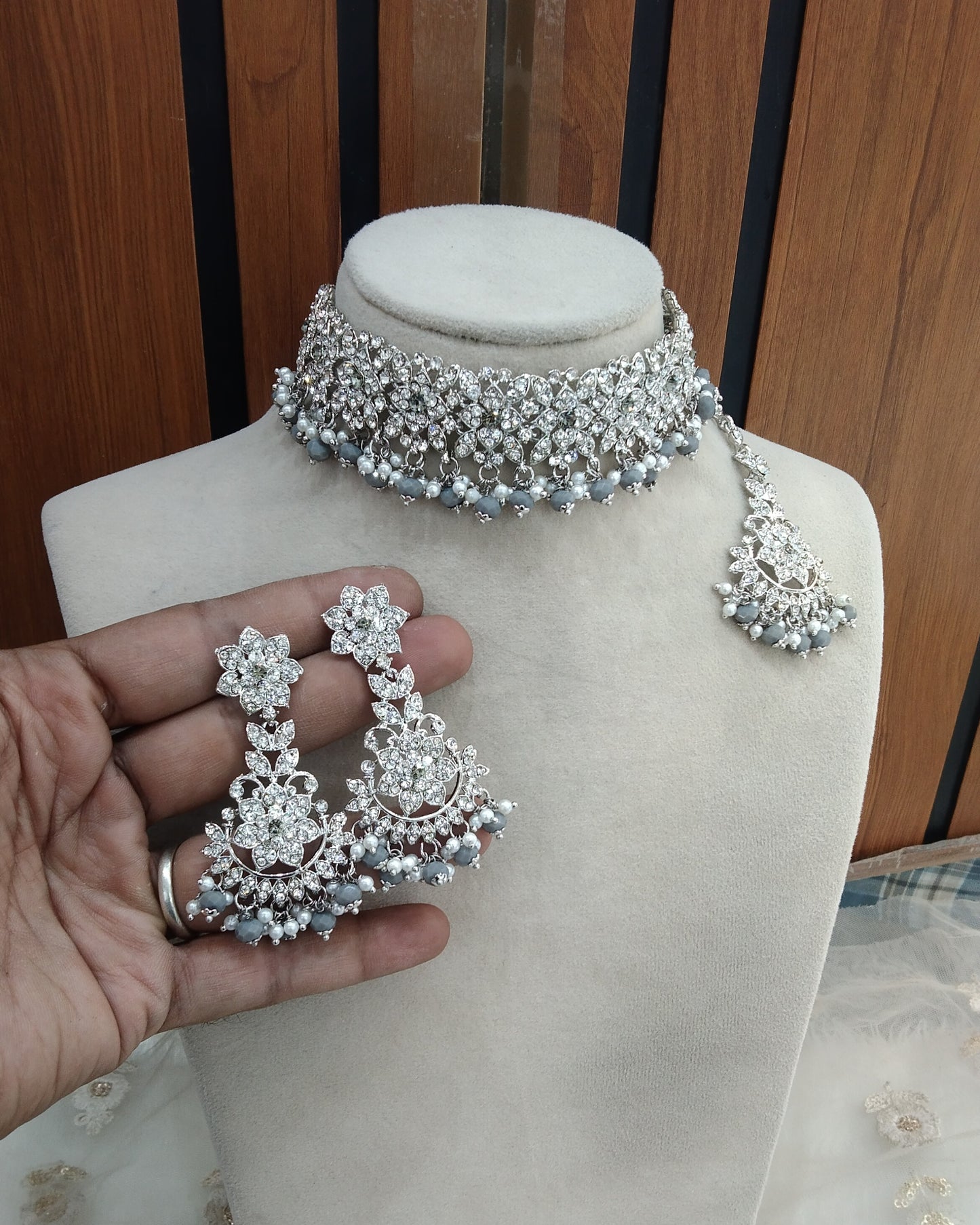 Grey Choker Jewellery Tesli Set
